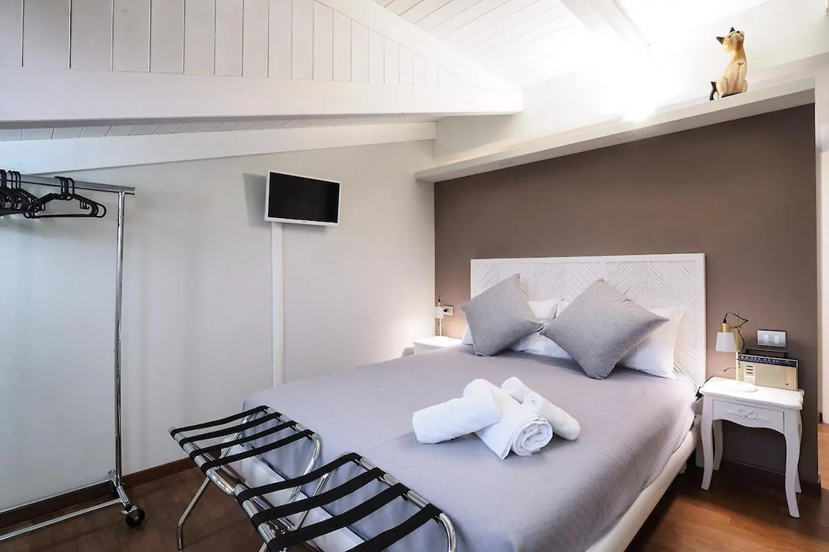 Le Residenze Di San Lorenzo Парабиаго Италия